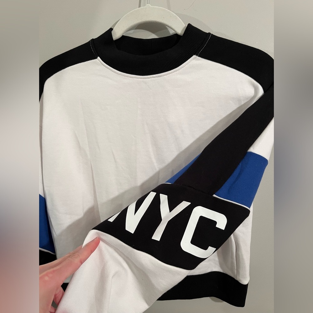 NEW NYC Forever 21 Women's Black and White Top